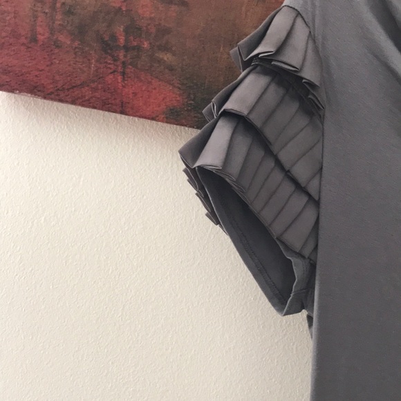 Gray blouse - Picture 3 of 5